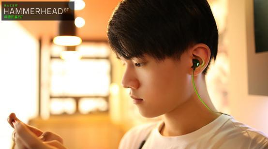 游戏与设备 KPL总决赛解说瓶子跨界玩出新高