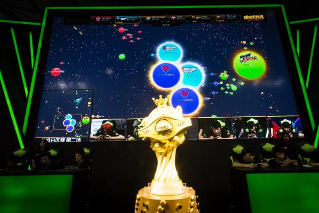 巨人网络《球球大作战》用户突破1.3亿 休闲游