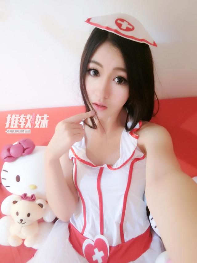 90后美女教师曝私照:想做女主播 穿太少会害羞