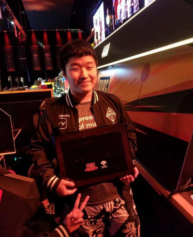 OMG吃鸡分部澳洲获奖,YY直播带你看职业选手