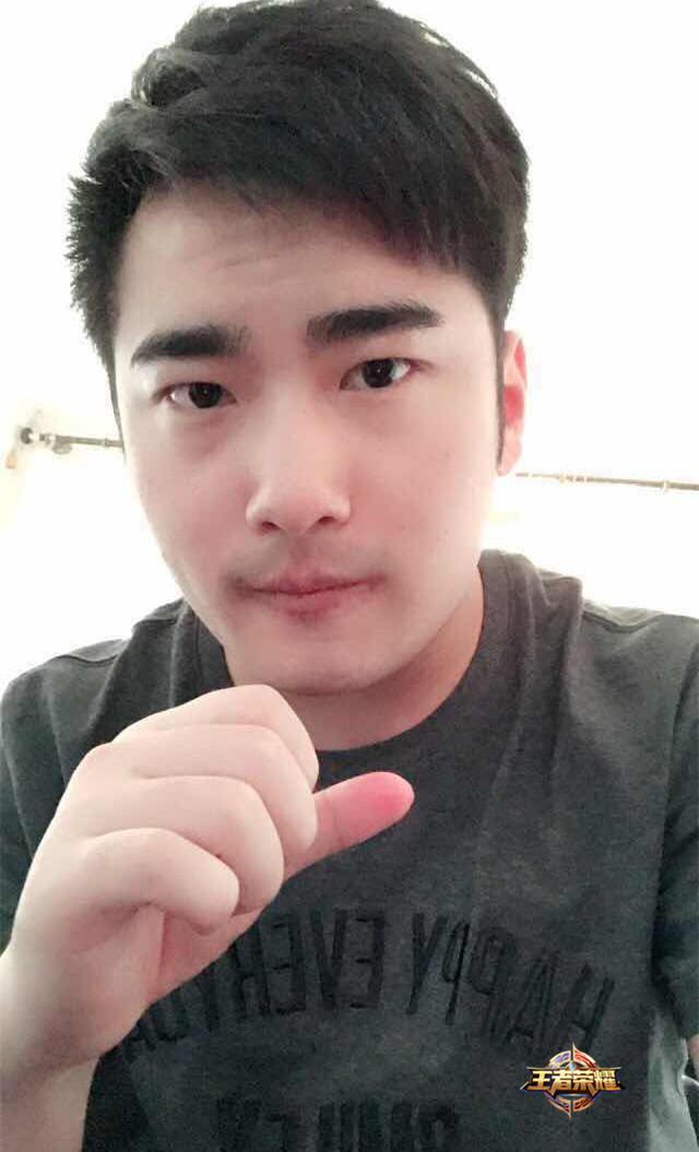 《王者荣耀》新地图实战效果曝光;体验服苏烈