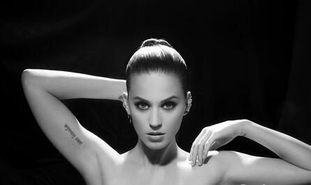 Glu再签水果姐 欧美手游为何靠娱乐社交营销