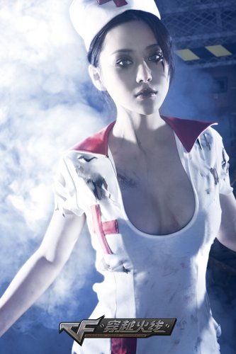  张馨予性感代言穿越火线  喜迎两周年_游戏_腾