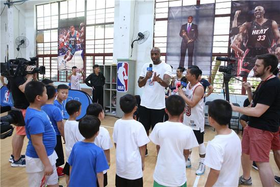 阿隆佐·莫宁空降杭州 助阵NBA球迷活动
