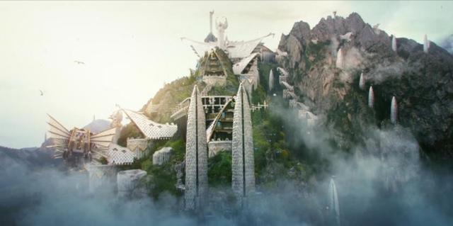 九州天空城惊现钢铁怪兽 玩家看着是不是超眼