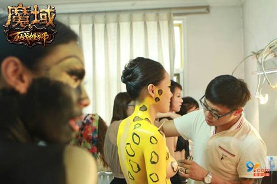 彩绘卖萌玩性感 <em>网络美女</em>营销能走远_游戏_腾