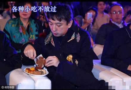 洋葱新闻：王思聪吃快餐被凤姐点名 直言太节俭