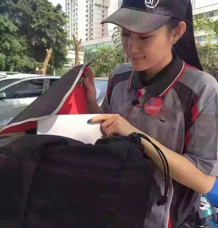 洋葱新闻:自弃者从来扶不起 自强者永远打不倒