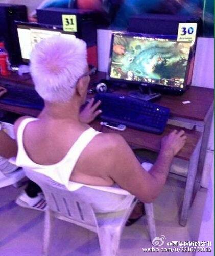 66岁老人遵医嘱每日打DOTA2