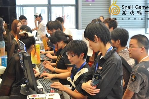 CJ首日开门红 玩家媒体挤爆蜗牛馆