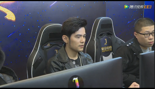 周董水友赛祭出神秘龙女 被小弟拿一血后40头