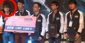 他曾是世界第一卡牌 如今混得比李晓峰还风光