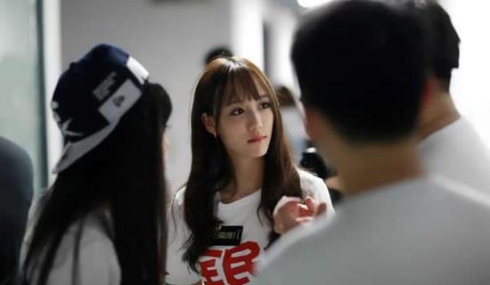 有颜值还有实力!盘点LOL主播赛上的美女主播