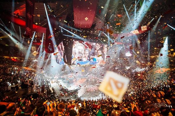 CCTV再谈电竞:今年1位职业选手转会费超500