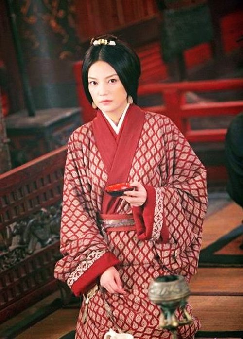 人妇排行_同是新疆美女出身的几位明星,她已嫁作人妇,没想到她也是新疆人