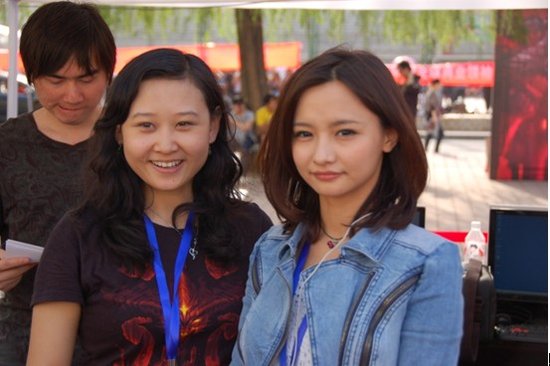 校园行北京站花絮:<em>Miss大小姐</em>与IG洛神_游戏_