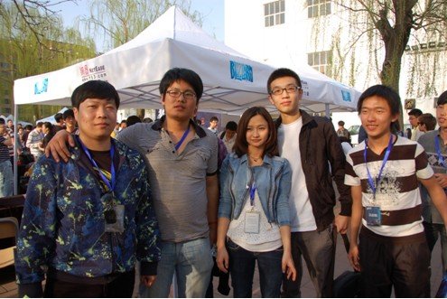 校园行北京站花絮:Miss大小姐与IG洛神_游戏_腾讯