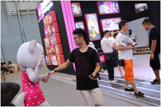 汤姆猫撩完就跑 妹子居然这反应