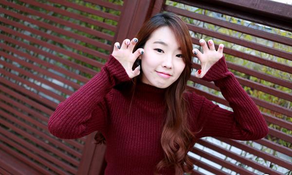 ר�ð�����Ů�� Solji Maeng����Ϸ�����ҵ�����