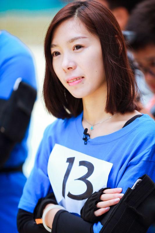 若风携电竞众星参加真人秀 Sky鞋都跑丢了