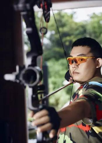 异界的追新族刘亮 成功在于触摸玩家的心跳