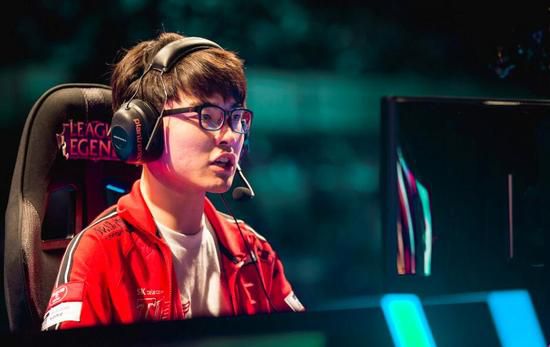 外媒爆料:Faker天价续约SKT 工资为全LOL圈最