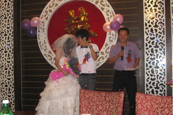 两玩家害怕世界末日来袭 游戏认识三天即闪婚