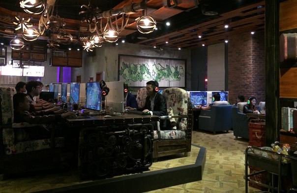 高中念七年只为电竞梦 曾邀700粉丝一起.电竞