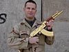 Menembak keseronokan! Mari lelaki mempunyai keredaan nama inventori jentera pistol