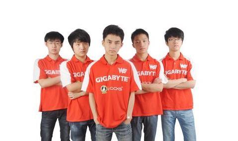 他曾是世界第一卡牌 如今混得比李晓峰还风光