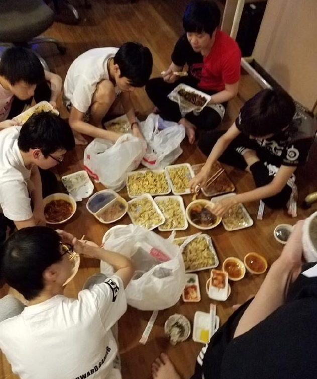 回档:女主播直播大保健 日本成人VR游戏曝光