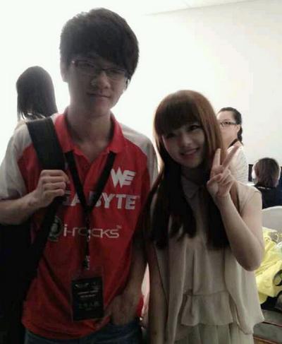 他曾是世界第一卡牌 如今混得比李晓峰还风光