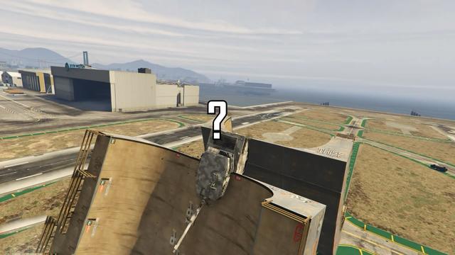 《GTA5》惊现坦克飞天特技 然而帅不过三秒