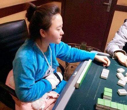 洋葱新闻:惊呆!情侣竟用502胶水把两人粘到一起