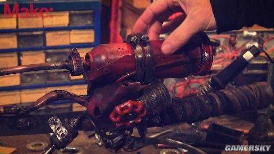 玩家自制《辐射4》火焰武器刀 想喷就喷