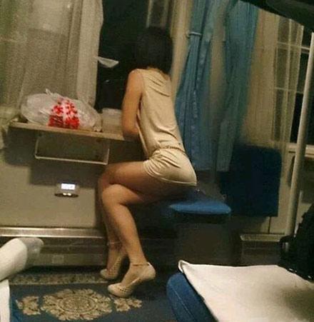 洋葱新闻:惊呆!情侣竟用502胶水把两人粘到一起