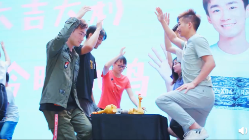 和平精英一哥不求人走偶像路线?粉丝:请看看我们眼中的不求人