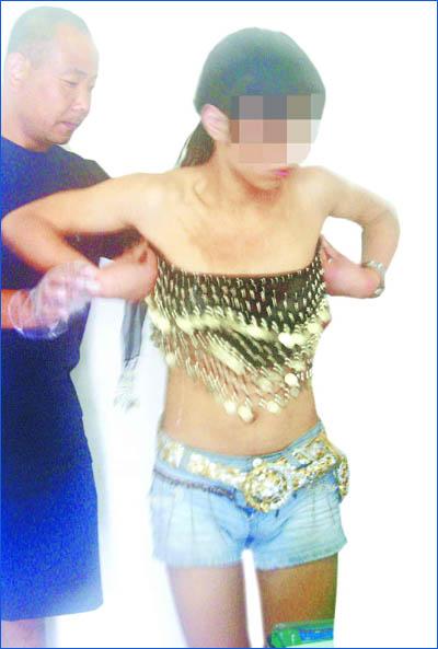 <em>迷恋</em>游戏<em>小伙</em>男扮女装偷东西_游戏_<em>腾讯网</em>