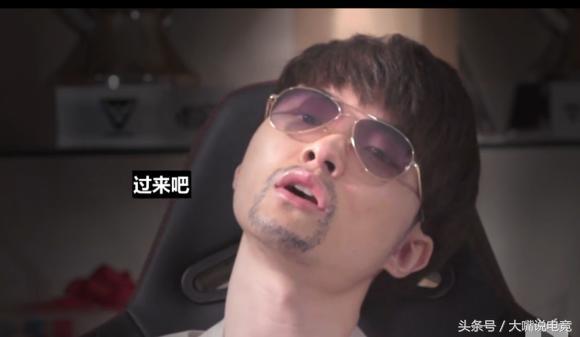 Faker当五杀评委 Huni被faker点名批评浪逼