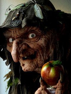 将邪恶挥洒 《黑夜传说》兵种之女巫