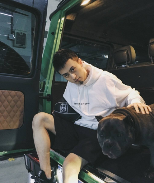 他豪车比王思聪还多 但战队却解散了