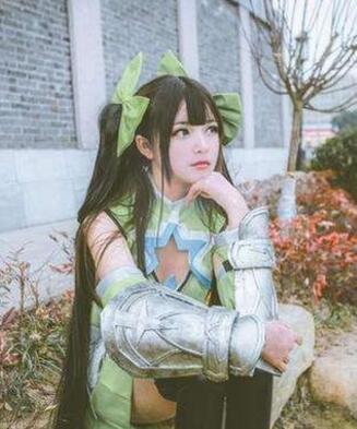 以假乱真的绝美COS 高颜值大长腿福利图集