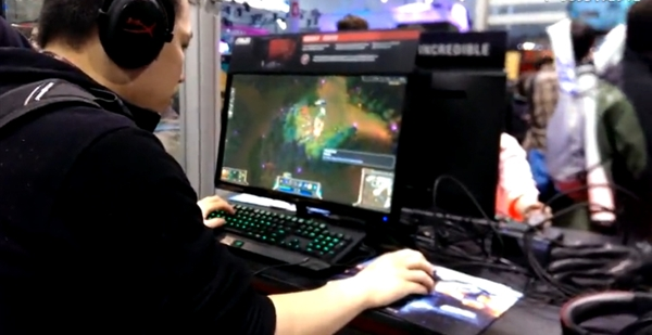 星际2\/LOL玩家遭遇:谁的手更快?