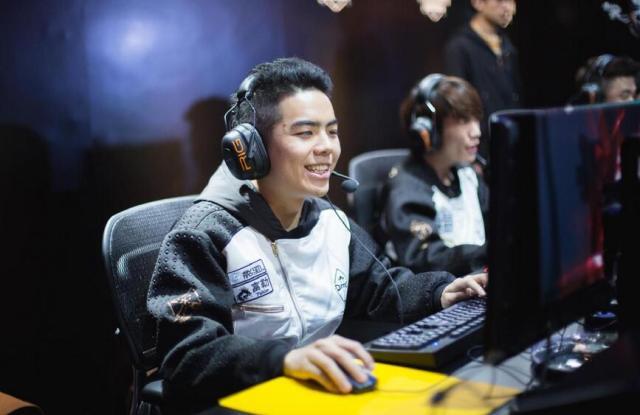 鲟将军领衔!盘点LOL转型成功的选手