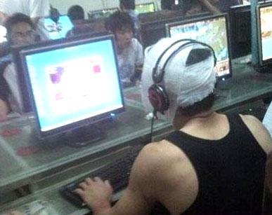 24岁小伙网吧玩游戏 耳麦漏电当场丧命