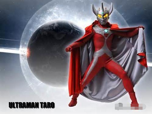 熊孩子弄坏奥特曼手办 宅男大怒引发信仰大战