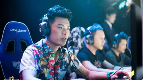 周杰伦进军港股 拟成立电竞战队公司_游戏_腾讯网