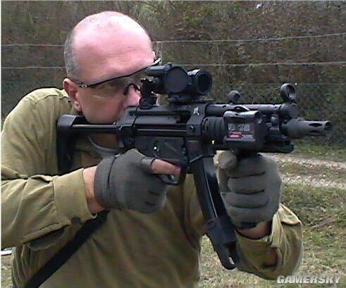 ϸ�������Ϸ�е�ʮ���������ǹ��MP5���䣬û��AK47��