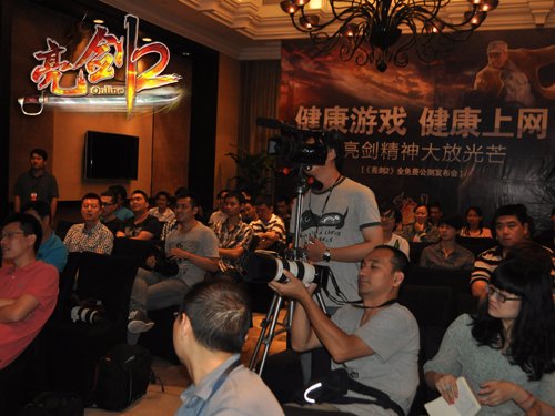 对话陶宏开 代言《亮剑2》为互相宣传