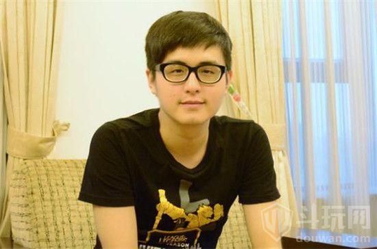 拈花惹草王记得!LPL失恋解说撩妹又失败,法王